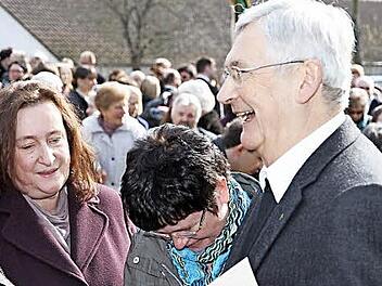 Andreas Röckelein nimmt ein Bad in der Menge.  Foto: Erlwein