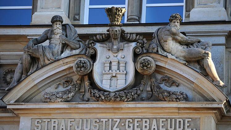 Das Hamburger Landgericht verurteilte den Vergewaltiger zu sechs jahren Haft. Foto: Christian Charisius/dpa