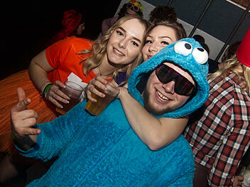 Fasching pur in der Grundschulturnhalle