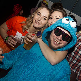 Fasching pur in der Grundschulturnhalle