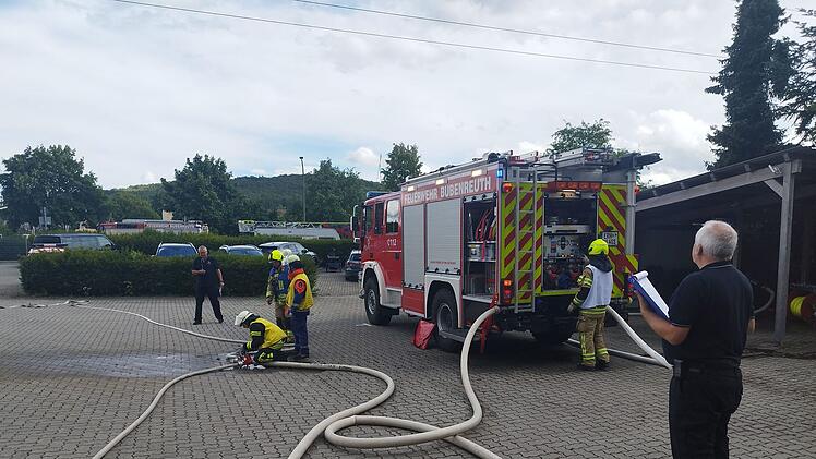 Bubenreuth: Quereinsteiger der Feuerwehr wurden gepr&uuml;ft - auch neue Maschinisten zeigten ihr K&ouml;nnen