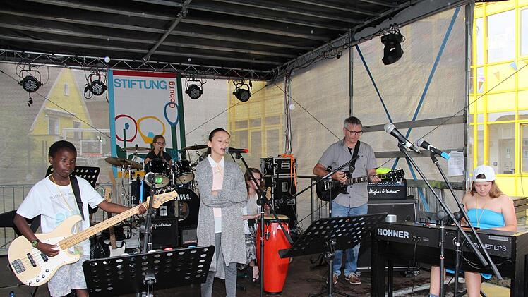 Die "ROCKPILZE" der Realschule Neustadt. Foto: Rainer Glissnik
