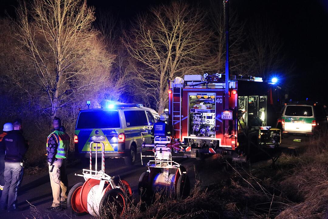 Auto prallt nach Verfolgungsjagd bei Staffelbach gegen Baum