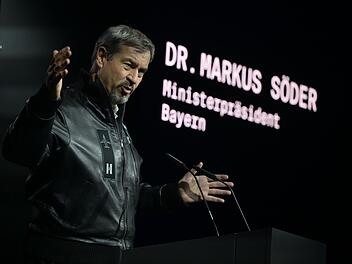 Söder bei der Vorstellung KI-Luftkampfsystem „Centaur“