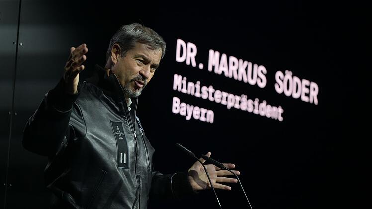 Söder bei der Vorstellung KI-Luftkampfsystem „Centaur“