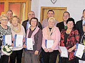 Zahlreiche Mitglieder wurden beim VdK Mönchröden für ihre Treue zum Sozialverband und ihren ehrenamtlichen Einsatz geehrt.  Foto: Martin Koch