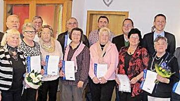 Zahlreiche Mitglieder wurden beim VdK Mönchröden für ihre Treue zum Sozialverband und ihren ehrenamtlichen Einsatz geehrt.  Foto: Martin Koch