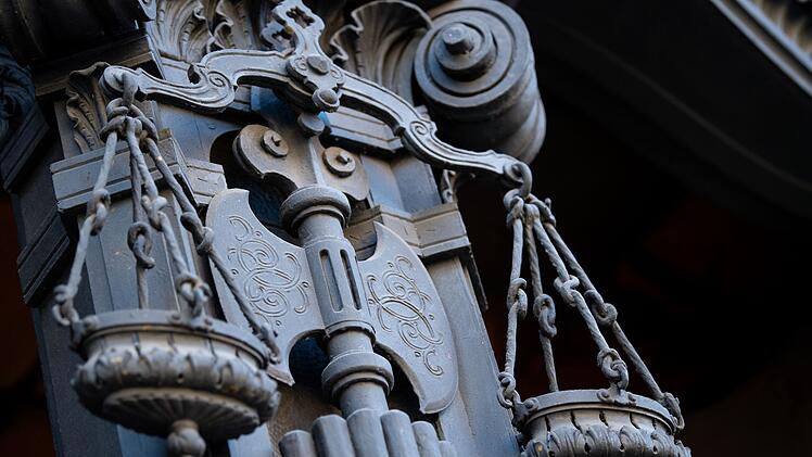 Mehr Unterst&uuml;tzung f&uuml;r Gewaltopfer in Strafprozessen