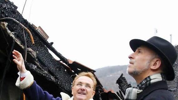 Dort fing das Feuer an: Oberbürgermeister Kay Blankenburg (rechts) und Projektmanager Alfred Jutt.