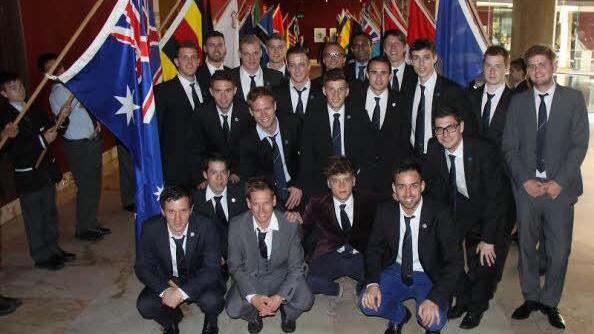 Eine ganz besondere Ehre: Die Bamberger Uni-Fußballer bei einer Lunch-Einladung im Parlament in Sydney.  Foto: p