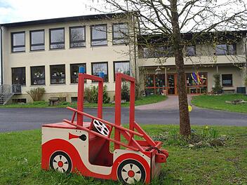 Der Volkerser Kindergarten wird neu gebaut, aber kleiner. Die Feuerwehr bekommt einen neuen Rüstwagen und braucht eine größere Garage. Deshalb gibt es Überlegungen, dass die Feuerwehr das Kindergartengebäude übernimmt. Foto: Stephanie Elm