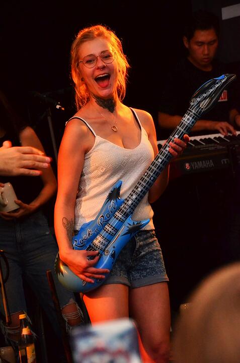 Party mit der Band "CAVELAND"