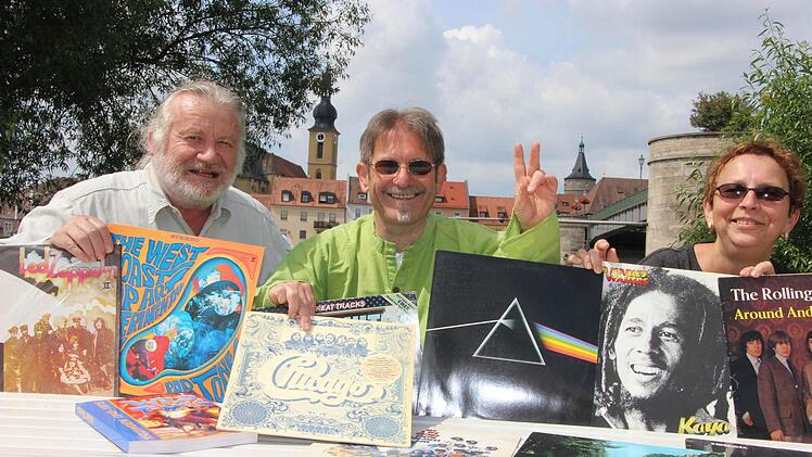 Klaus Christof, Walter Vierrether und Renate Haass sichten schon die Platten fürs Festival.  Foto: Diana Fuchs