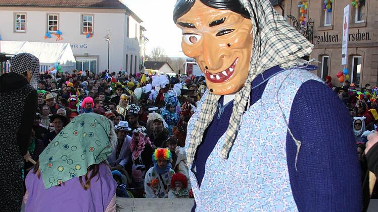 Marktplatztreiben in Stadtsteinach Foto: Jürgen Gärtner