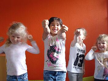 Luise, Shahnaz, Emilia und Anna wissen, wie sie sich wehren können. Foto: Stephanie Elm