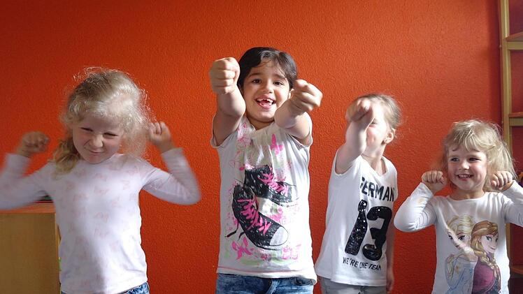 Luise, Shahnaz, Emilia und Anna wissen, wie sie sich wehren können. Foto: Stephanie Elm
