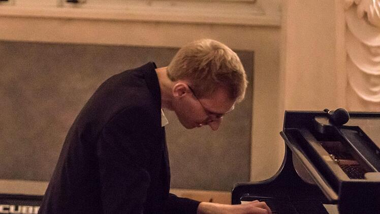Andreas Wolff stellte seine neue CD "Mosaice" mit einem Klavierabend in der Coburger Ehrenburg vor.Foto: Jochen Berger