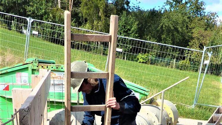 Zuständig für die zeitaufwendigen Schachtbauarbeiten sind Spezialisten aus dem Sauerland. Gerd Fleischmann