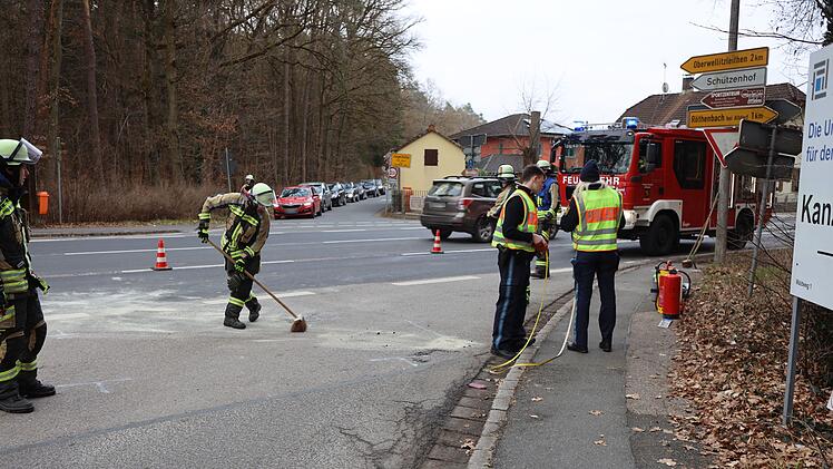Zwei Verletzte nach Vorfahrtsverstoß in Altdorf bei Nürnberg