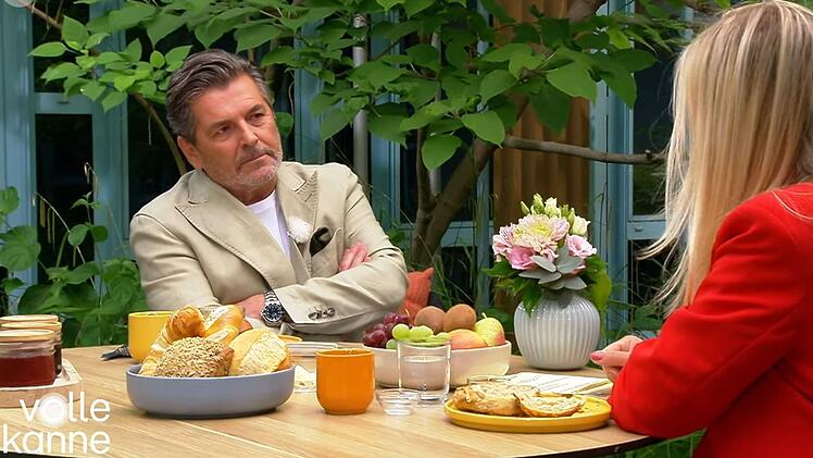 Bei "Volle Kanne" sprach Sänger Thomas Anders über seinen Erfolg mit Modern Talking und die schwierige Zeit danach.