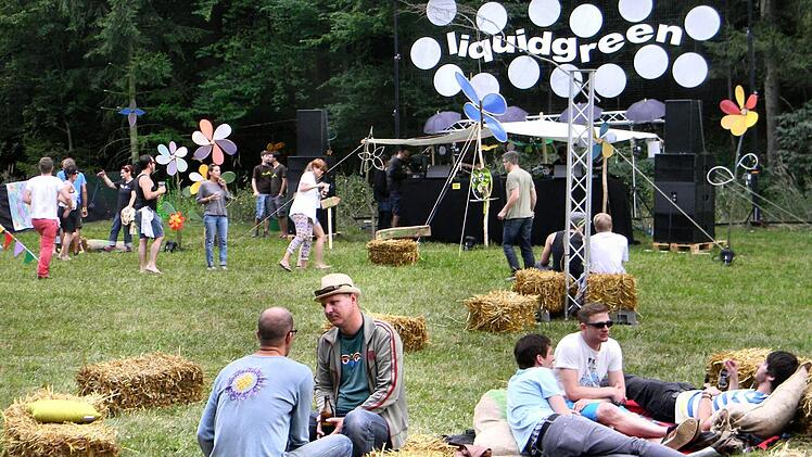Love und Peace, Techno und Happiness beim Liquidgreen-Festival am Wochenende in Seidmar mitten in der Fränkischen Schweiz. Fotos: Sonja Lengenfelder
