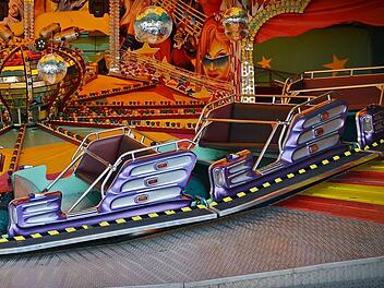 Mainzer Rheinfr&uuml;hling: Unfall auf Volksfest - Mitarbeiter von Fahrgesch&auml;ft schwer verletzt