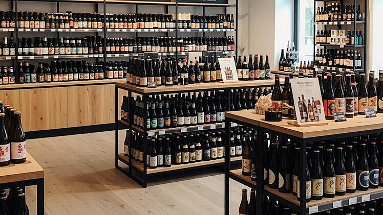 Fachgesch&auml;ft f&uuml;r Bier, Bierhandlung, Bierothek (Symbolbild), Getr&auml;nkemarkt, Laden, Kiosk