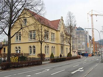 Vor diesem Kindergarten in der Coburger Bahnhofstraße ereignet sich der unglaubliche Vorfall. Foto: Oliver Schmidt