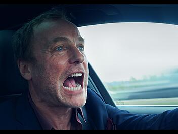 Furioser Episodenfilm "I Am The Greatest": In der Folge "Agent of Change" spielt "Tatort"-Star Mark Waschke einen Manager, der sich im Wortsinne auf der &Uuml;berholspur befindet.