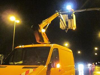 Am Montagabend wurde die beschädigte  Ampel bei Seidenhof abmontiert.Stephan Tiroch