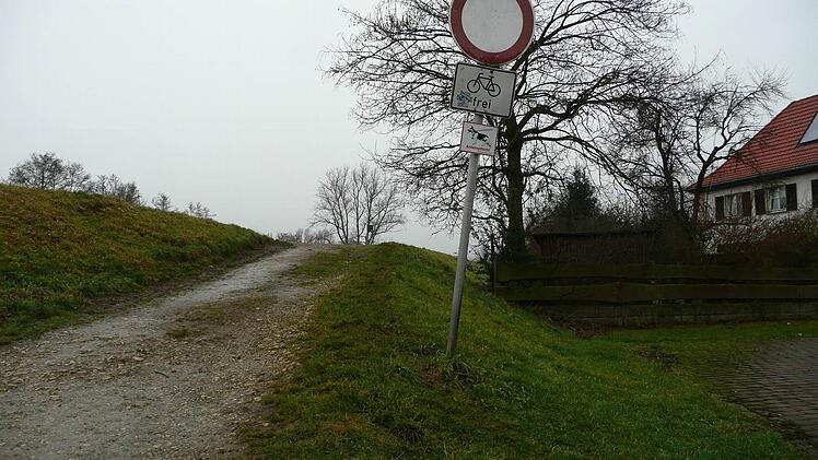 Der Hochwasserdamm in Michelau