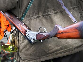Mit Gewehr durch Nürnberg spaziert - USK nimmt Betrunkenen fest