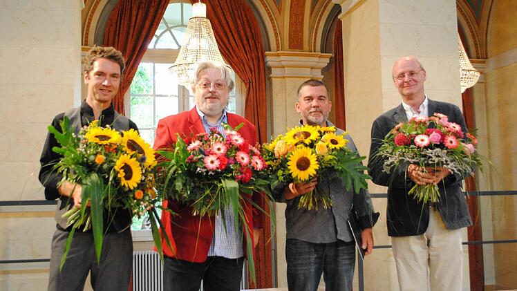 Die Gewinner des Valentin-Becker-Preises: (von links) Christoph Hiller, erhielt den Förderpreis. Rolf Rudin wurde mit dem Sonderpreis bedacht. Alwin Michael Schronen erzielte den 1. Preis und Benedikt Burghardt den 1. Preis für sein Kinderchorwerk. Foto: Evelyn Schneider