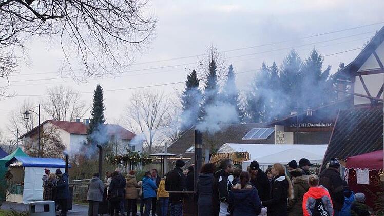 Der Markt zog viele in den kleinen Ort.
