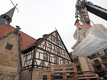 Im alten Katharinenspital plant die Stadt die Einrichtung eines Seniorentreffs, einer Tafel für Bedürftige und ein integratives Café. Doch die Pfarrei vermisst bis heute ein genaues Nutzungskonzept, einen Finanzierungsplan und eine Inventarliste der bereits aus der Spitalkirche geräumten sakralen Gegenstände.  Foto: Andreas Oswald