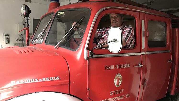Gerhard Rentsch hat den alten Ludwigsstädter Feuerwehr-Tanker Baujahr 1957 erworben und damit der Region erhalten.Frank Ziener