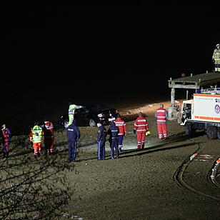 Oberfranken: Mann rast mit Auto betrunken in See