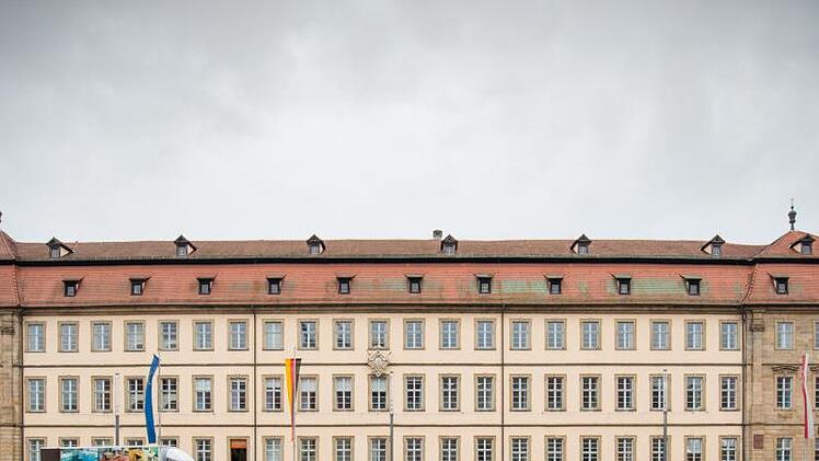 Spannende Fragten zwei Wochen vor der Stadtratswahl : Gerät die Mehrheit von CSU und SPD ins Wanken? Wie stark werden die Grünen? Welche Rolle spielt der OB-Bonus? Und schafft es  die  AfD?   Micho Haller