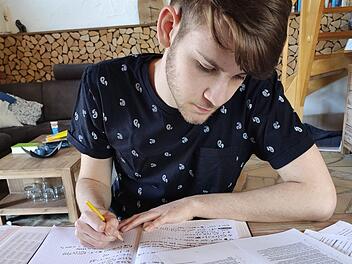 Paul Vogler hat sich wie alle Abiturienten zuhause auf seine Prüfungen vorbereitet. Foto: Anne-Katrin Vogler