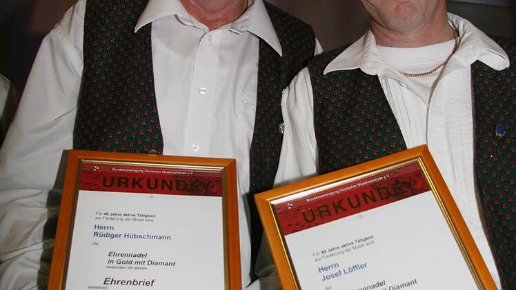 Rüdiger Hübschmann (links) und Josef Löffler wurden geehrt.