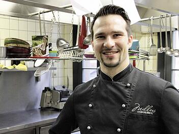 Beim Kochen lässt sich Sebastian Miller von einem Bild seiner Frau Isabella inspirieren.