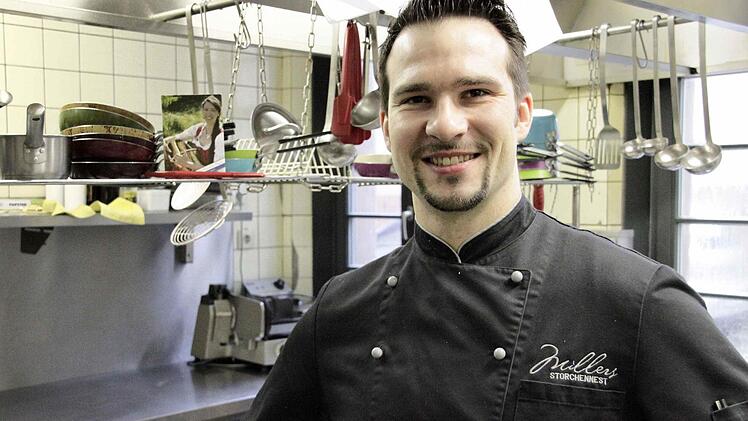 Beim Kochen lässt sich Sebastian Miller von einem Bild seiner Frau Isabella inspirieren.