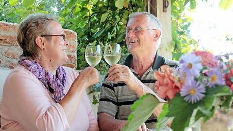 Kein Termindruck, Zeit für Hobbys, Zeit für den Partner - im Ruhestand müssen viele Paare aber erst wieder lernen, die gemeinsame Zeit zu genießen.  Foto: Mascha Brichta