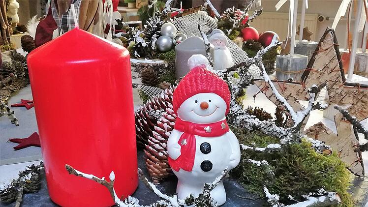 Eindrücke vom Weihnachtsmarkt der Lebenshilfe-Werkstatt in Nüdlingen. Foto: Sigismund von Dobschütz