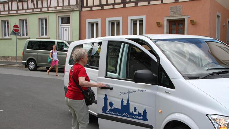 Der Münnerstädter Bürgerbus fängt das ÖPNV-Defizit auf. Foto: Thomas Malz