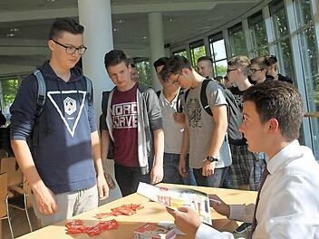 Die Schüler bekamen gute Tipps mit auf den Weg an die Börse. Foto: pr