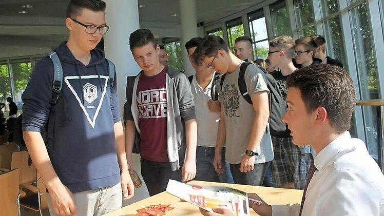 Die Schüler bekamen gute Tipps mit auf den Weg an die Börse. Foto: pr