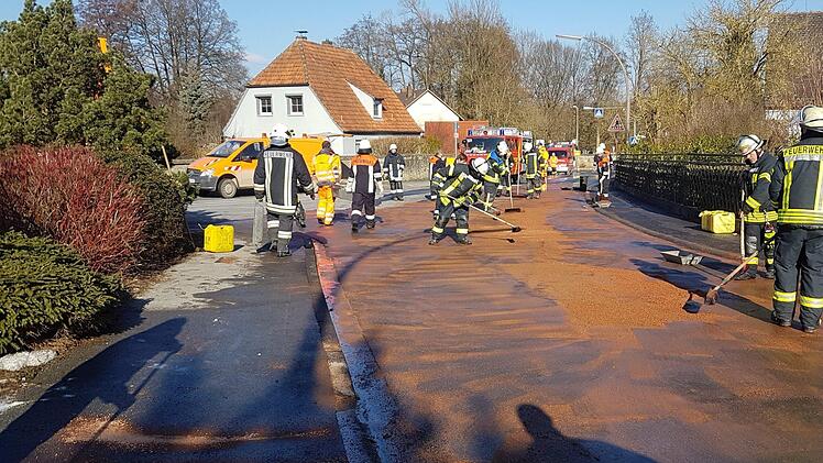Pkw-Brand in der Karlsbergstraße. Walter Hartung