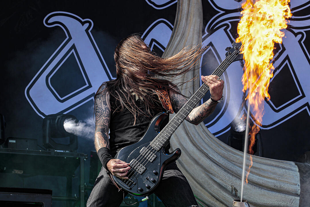 Amon Amarth bei Rock im Park 2019: Ganz viel Metal und Feuer bringt die Fans zum Durchdrehen