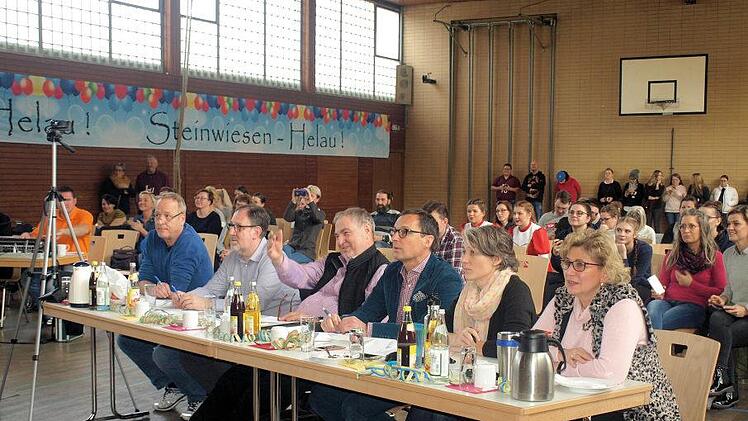 Ein Teil der Jury bei der Arbeit. Sie hatten viel Spaß dabei, Dritter von rechts: Rüdiger Baumann vom BR Foto: Sabine Deuerling
